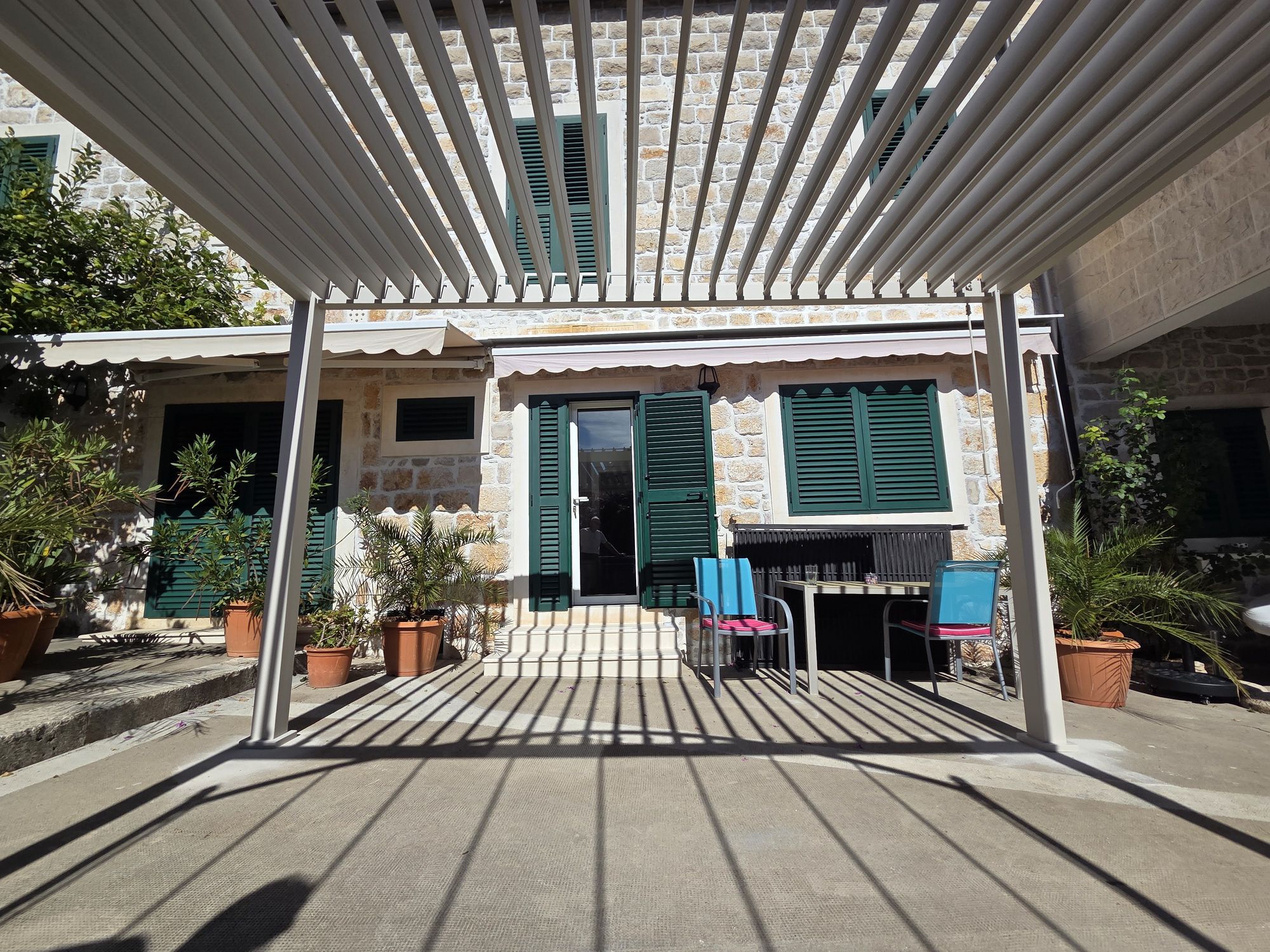 Bioklimatska pergola — Pergola Lux